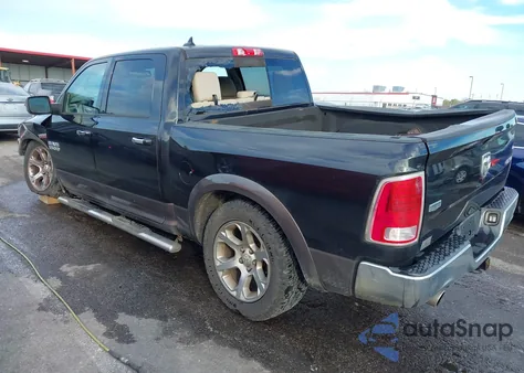 2017 Ram 1500 Laramie 4X4 5'7 Box z USA, uszkodzony, nr VIN 1C6RR7NT2HS862989